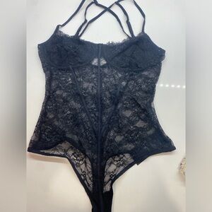 NWOT Guess Lace Bodysuit Sz M